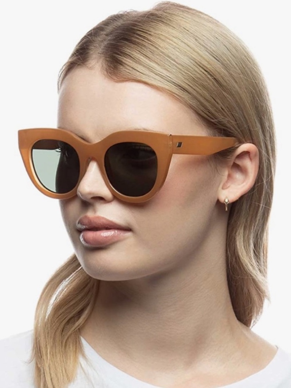 Le Specs Air Heart 51mm Sunglasses in Caramel Khaki, Cat-Eye Tan, Dark Lens